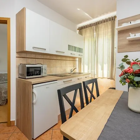 Apartments Claudia Crikvenica Exterior photo